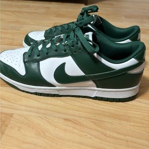 Nike Green Shoe Dunk Great Condition Size 12